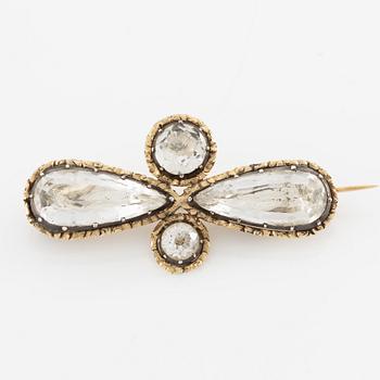 Brooch, gold with faceted rock crystal, around the turn of the century 1900.