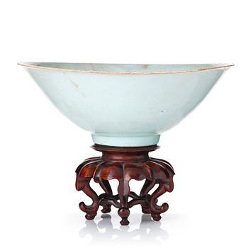 876. A qingbai bowl, Song dynasty (618-906).