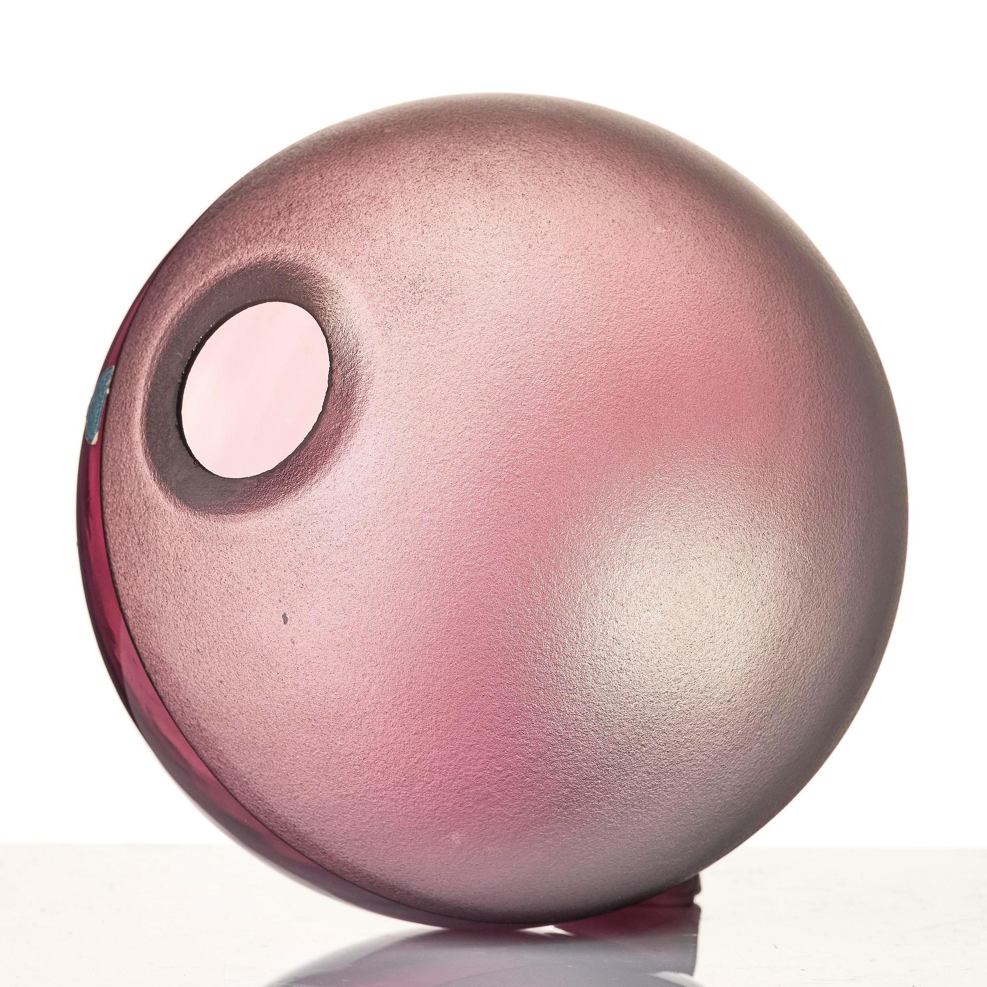 Vicke Lindstrand, a glass vase, Orrefors, Sweden, 1930s.