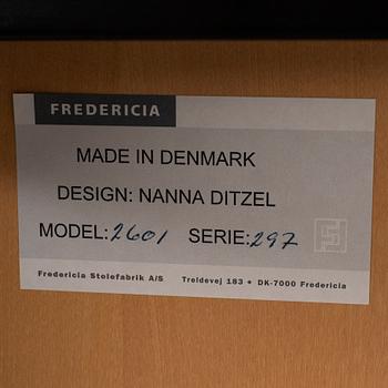 NANNA DITZEL, "Bench for two" / 2600 & 2601, bänk samt bord, Frederica Stolefabrik, modell formgiven ca 1989/1990.