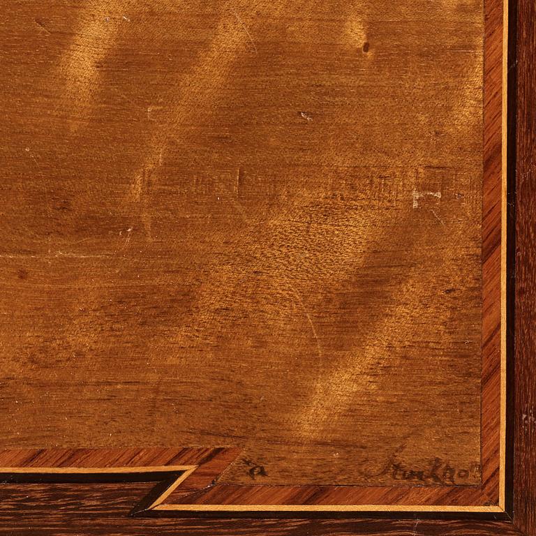 Resesekretär med fällbara ben, av Georg Haupt (mästare i Stockholm 1770-1784), signerad, Gustaviansk.