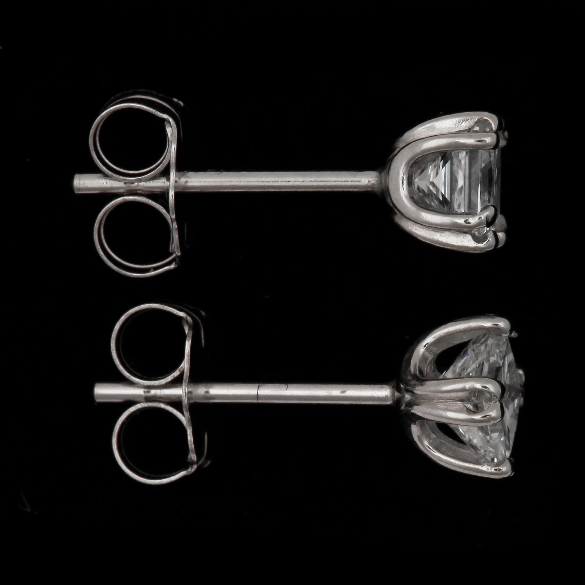 ÖRHÄNGEN, ett par, 14k vitguld med princesslipade diamanter tot ca0,55ct. 2000-tal.