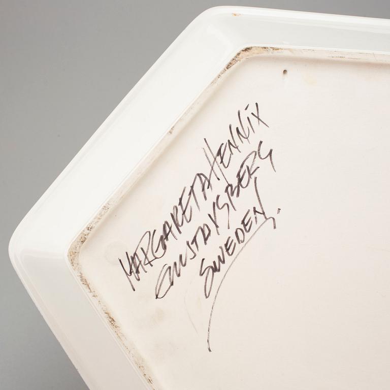 MARGARETA HENNIX, fat, keramik, Gustavsberg, signerat.