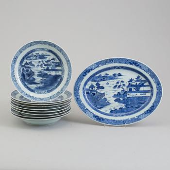 Ten pieces of Chinese export ware porcelain, Qing Dynasty, Qianlong 1736-95.