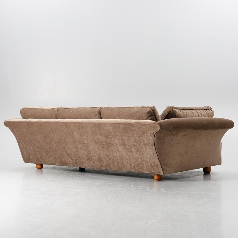 Josef Frank, a 'Liljevalchs sofa', Svenskt Tenn, 2000s.