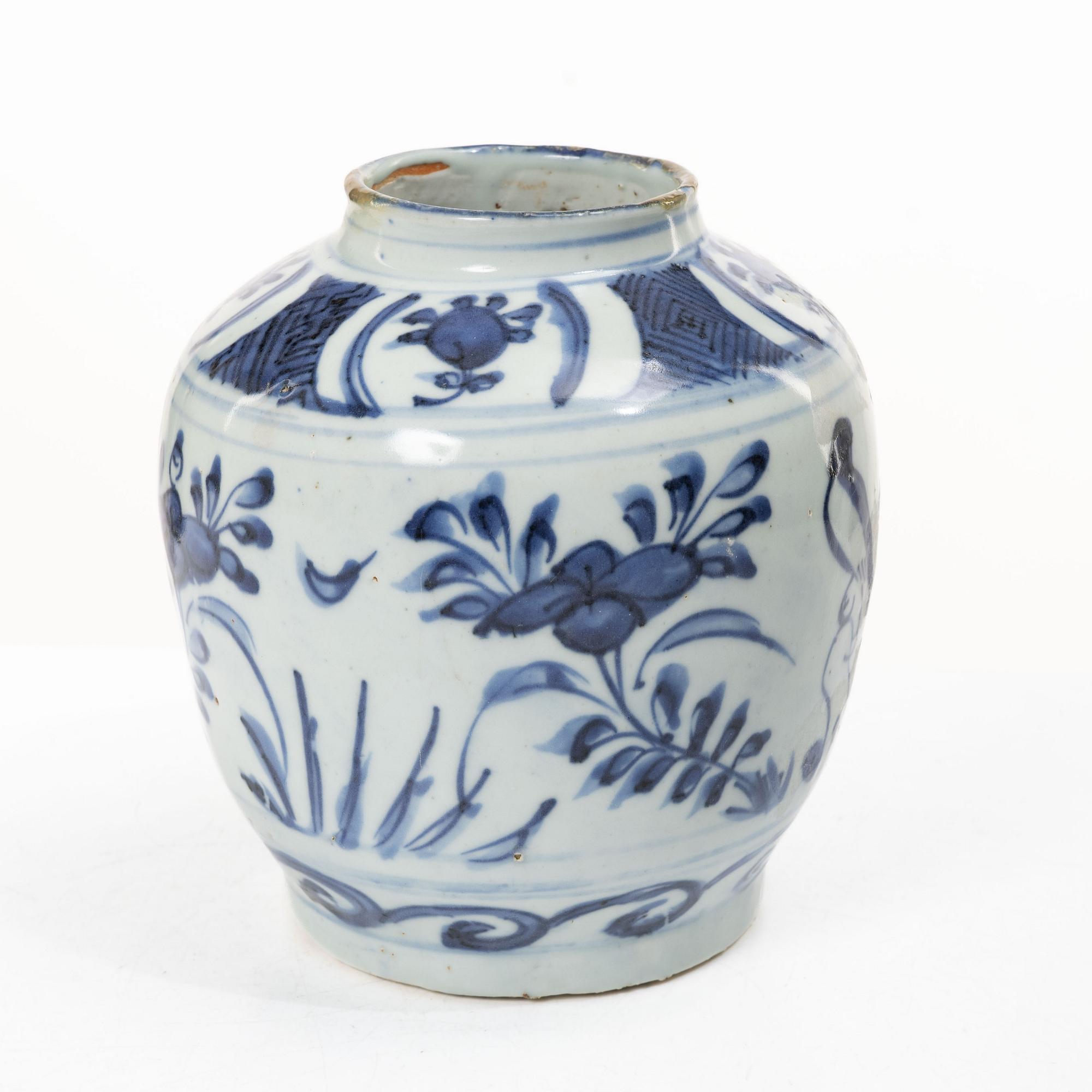 A Chinese blue and white porcelain jar, Ming dynasty (1368-1644) or later.