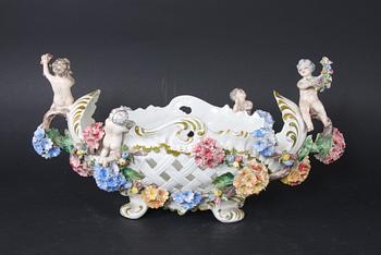 JARDINIERE, flintgods, rokokostil.
Proveniens: Git Gay.