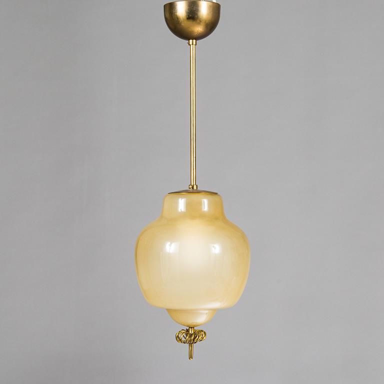 Paavo Tynell, A mid-20th-century pendant ceiling light, model '1094', for Taito, Finland.