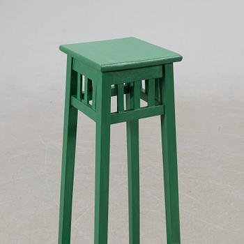 Pedestal, early 20th century.