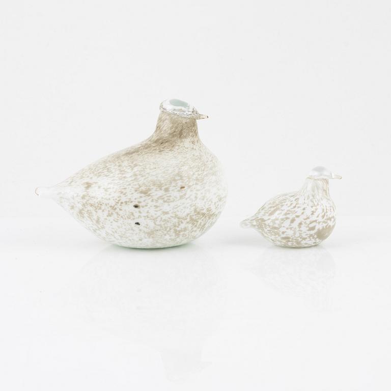 Oiva Toikka, two glass bird sculptures, Nuutajärvi, Notsjö, Finland, signed.