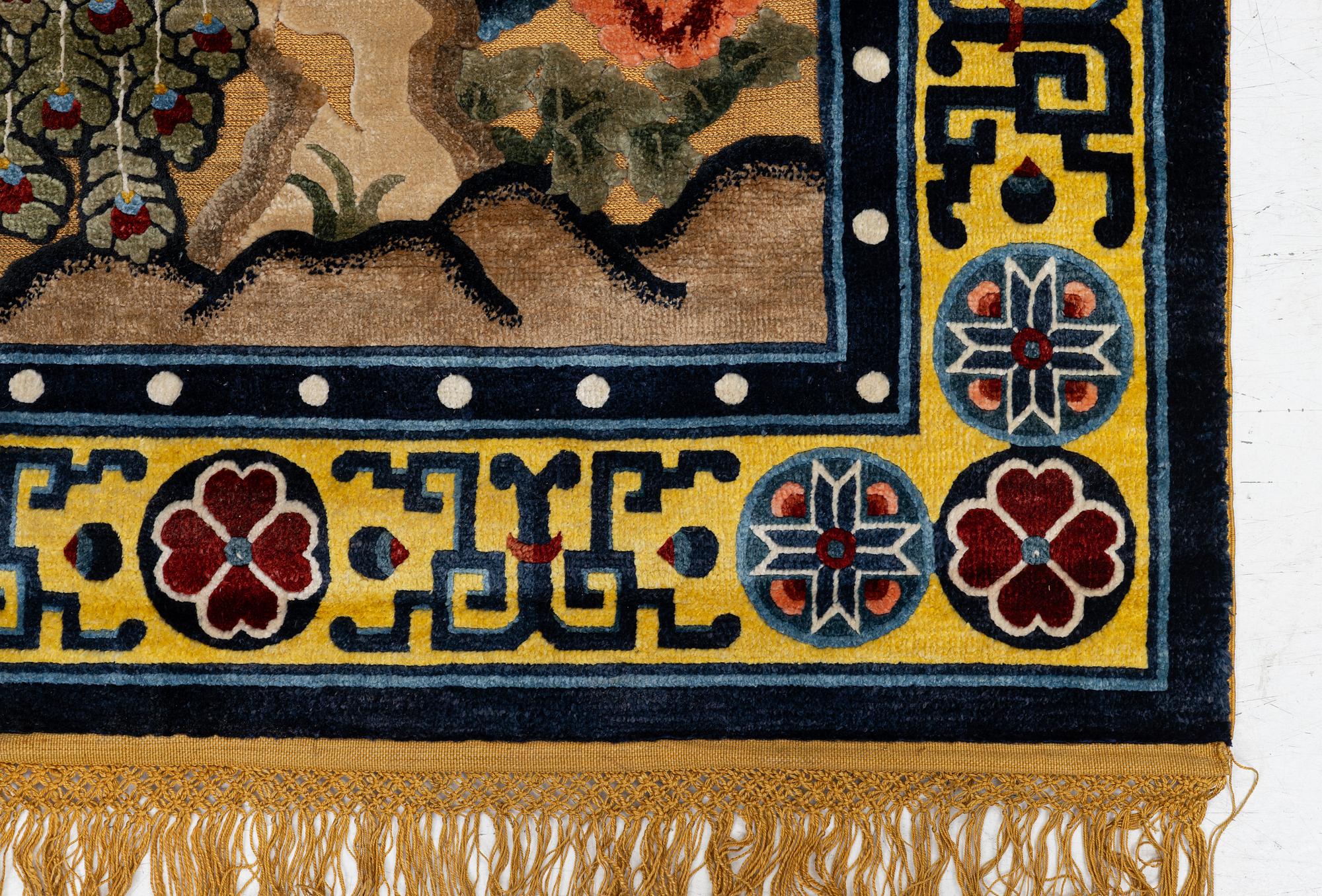 Matta, semiantik, silke, Kina, ca 186 x 121 cm.