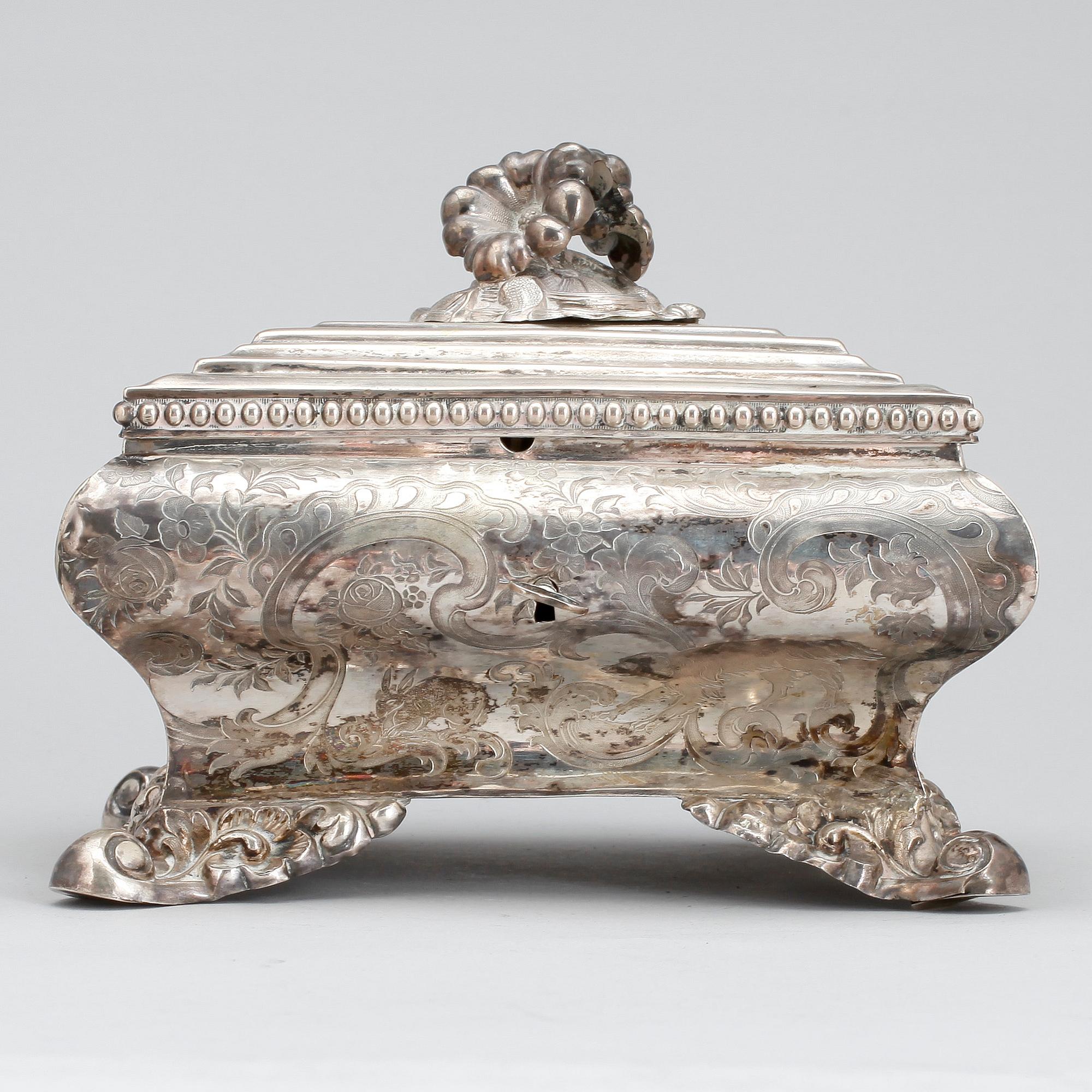 SOCKERSKRIN, silver, nyrokoko, L.F. Pauli, möjligen Tyskland, 1800-talets mitt. Vikt ca 353 gram.