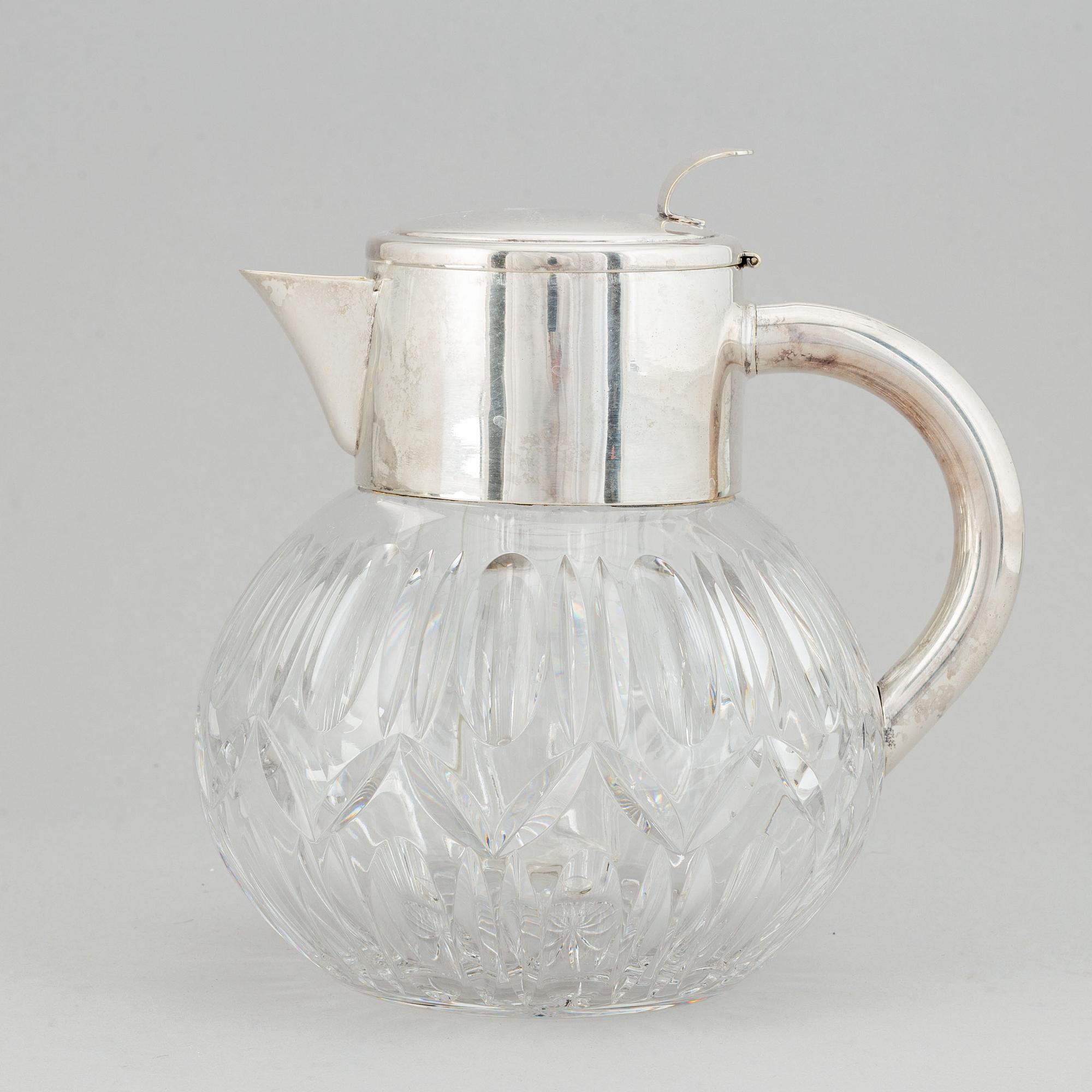 A 20th-century service jug.