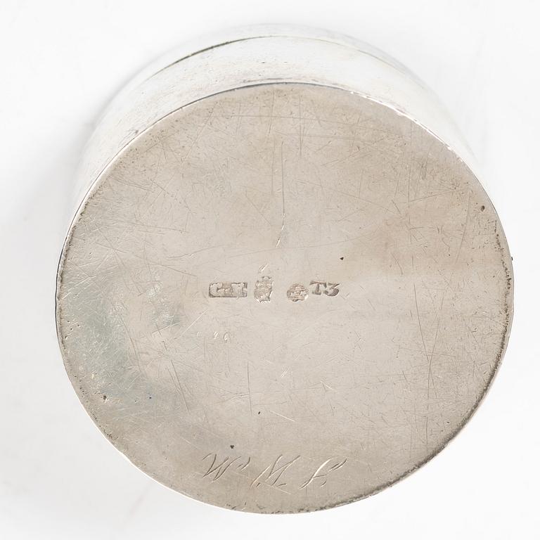 Gustaf Folcker, A pair of Swedish silver boxes, mark of Gustaf Folcker, Stockholm 1825.