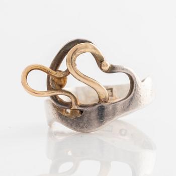 Olle Ohlsson, ring, sterlingsilver med förgyllda detaljer.