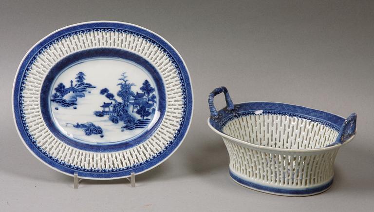 GALLERSKÅL MED FAT, porslin, Kina. 1800-tal.