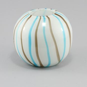 VAS, glas, troligen Italien, omkring 1900-talets mitt.