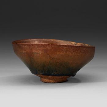 45. TESKÅL, keramik, temmoku, Jinyao-typ. Songdynastin (960-1279).