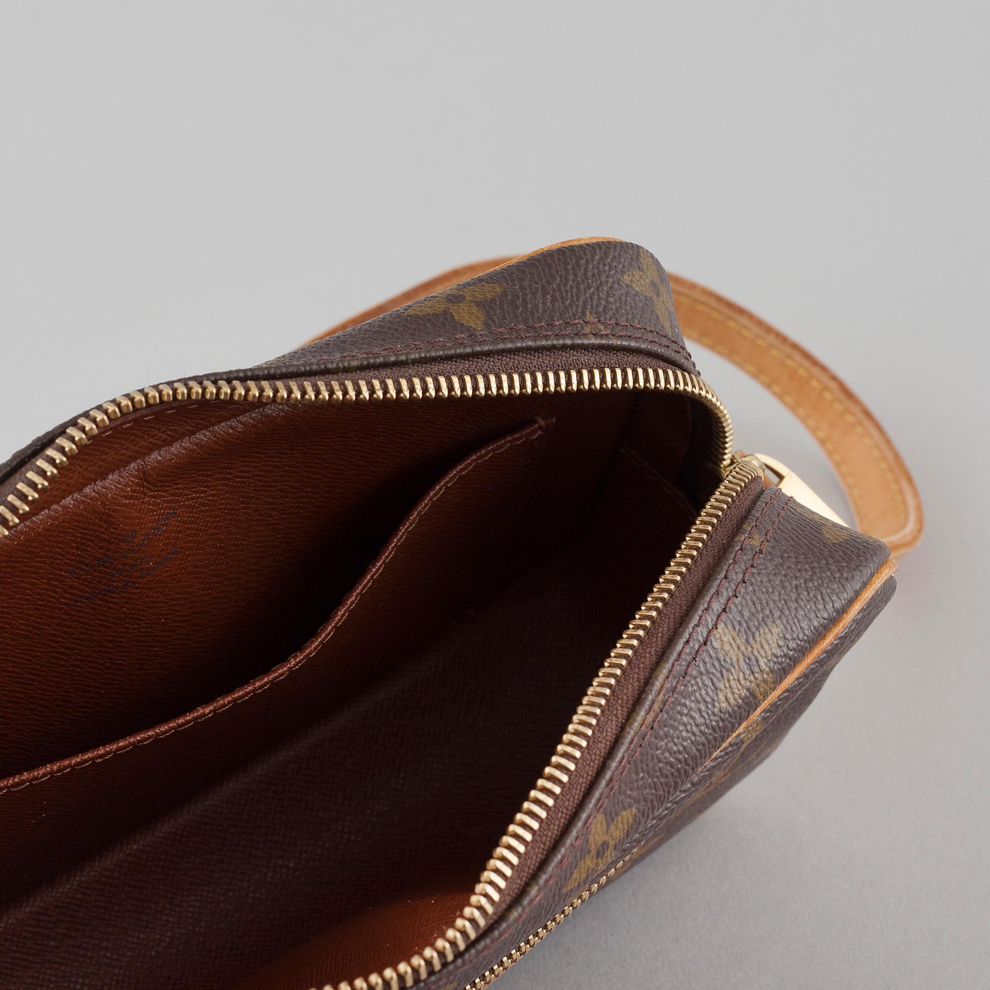 LOUIS VUITTON, a bag.