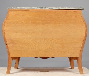 BYRÅ, rokokostil, 1900-talets andra hälft.