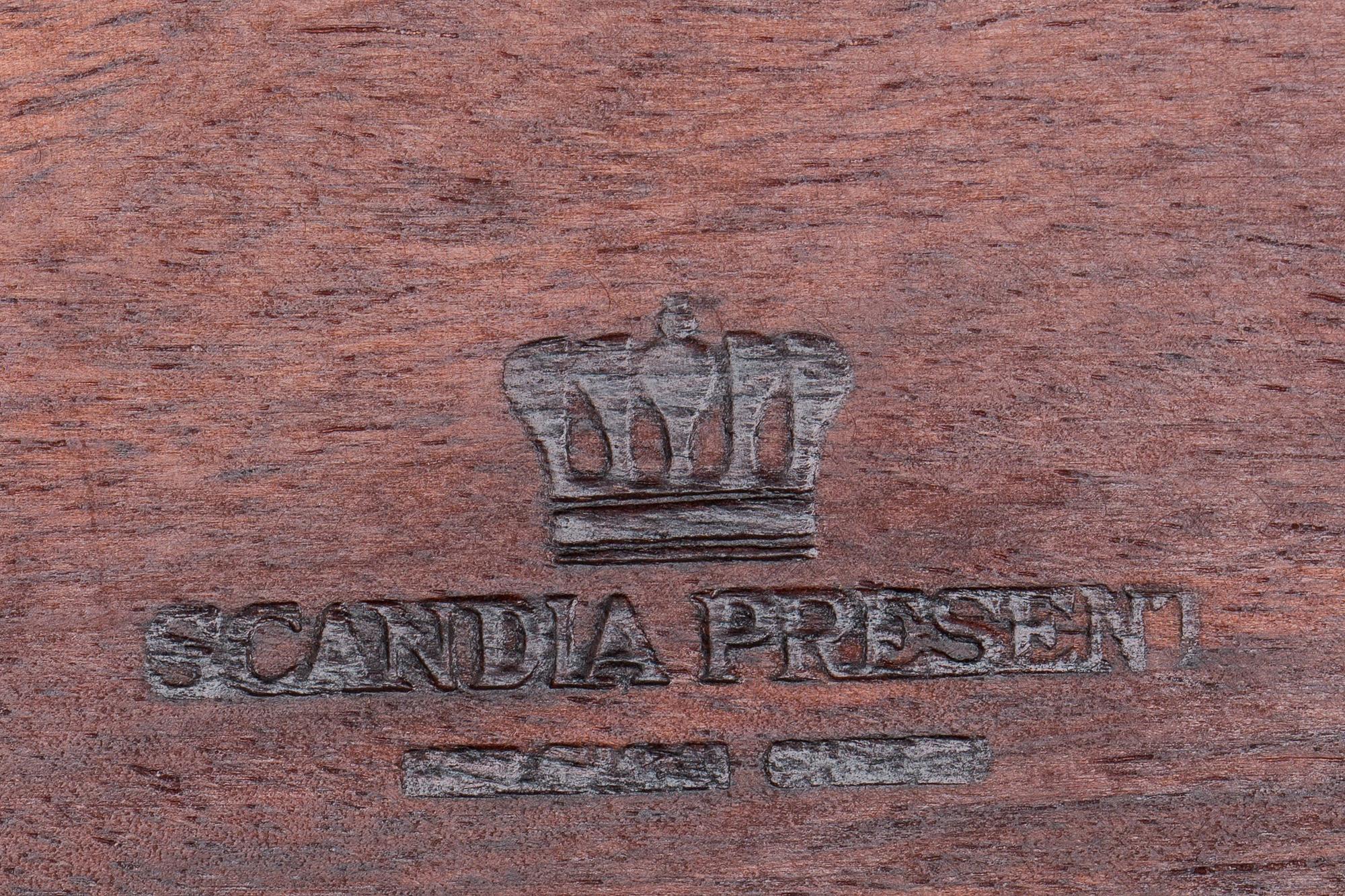 TRANCHERBRÄDOR, 2 stycken.