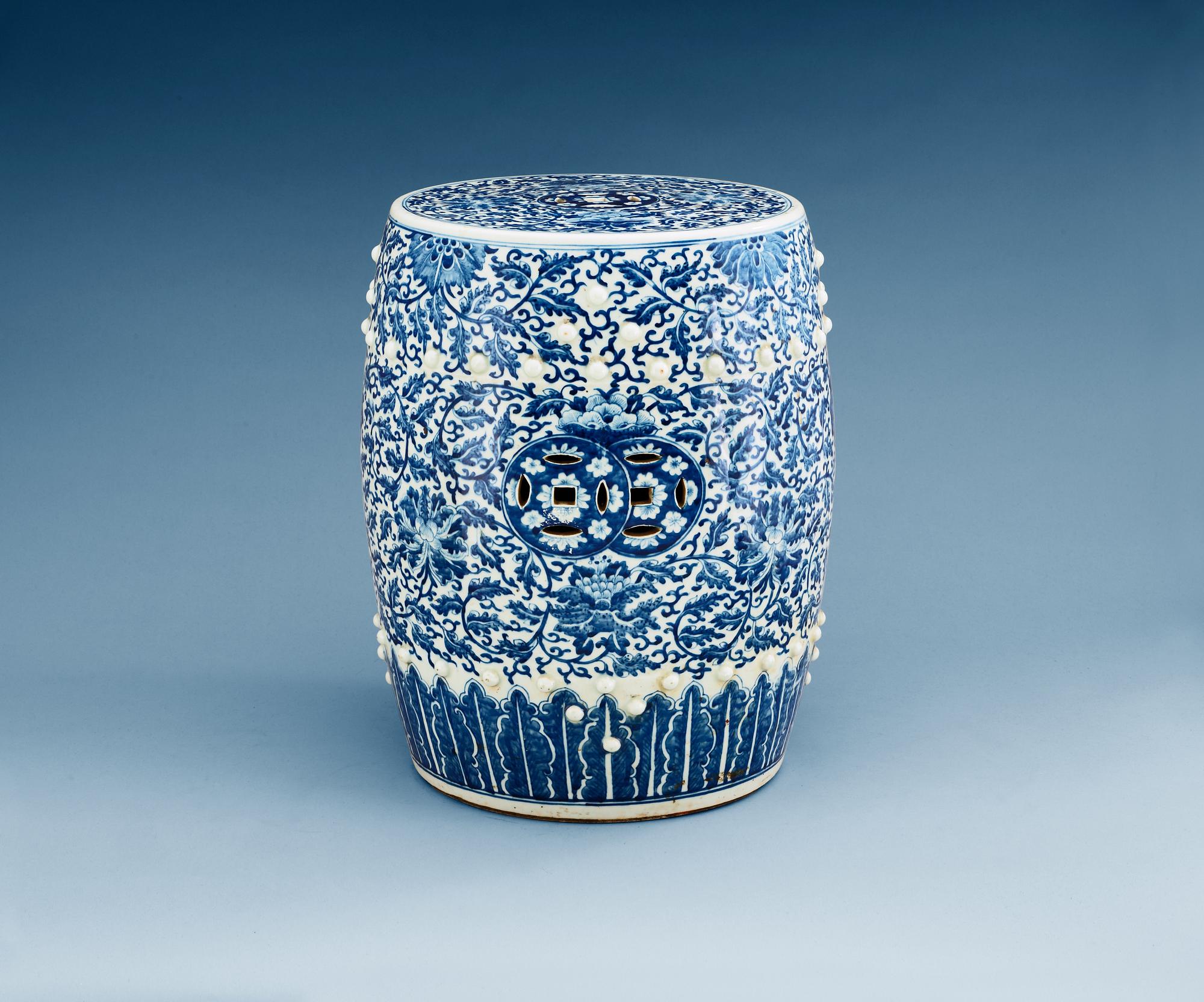 TRÄDGÅRDSPALL, porslin. Qing dynastin, 1800-tal.