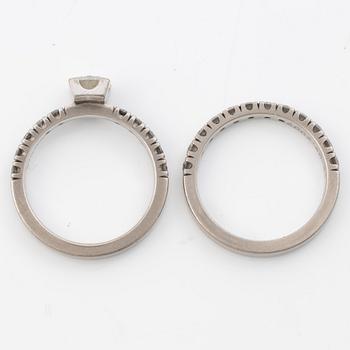 Två ringar, 18K vitguld med briljantslipade diamanter.