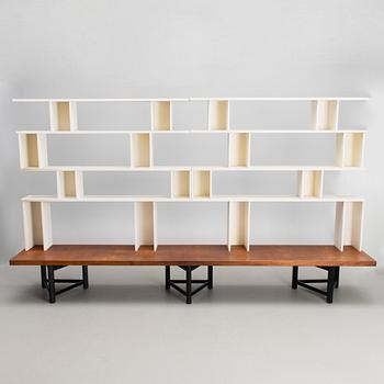 A 'Välipala' bookshelf HMN Design Suomi, Lahti. From the 1950s.