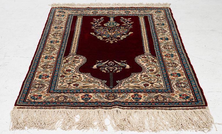 Carpet, Hereke, silk, approx. 98 x 63 cm.