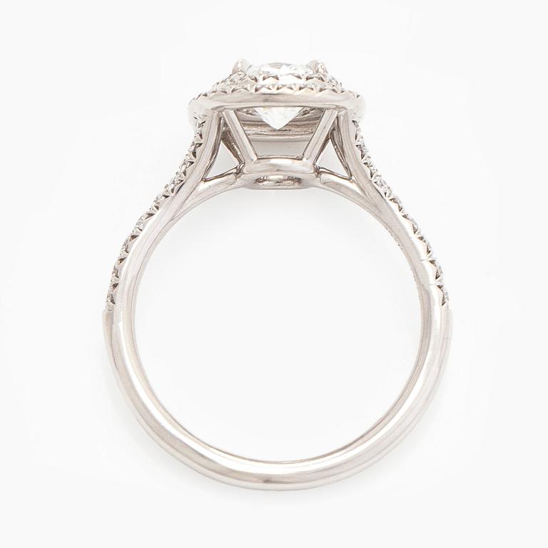 Tiffany & Co, Ring, "Soleste Cushion-cut Double Halo", platina och diamanter.