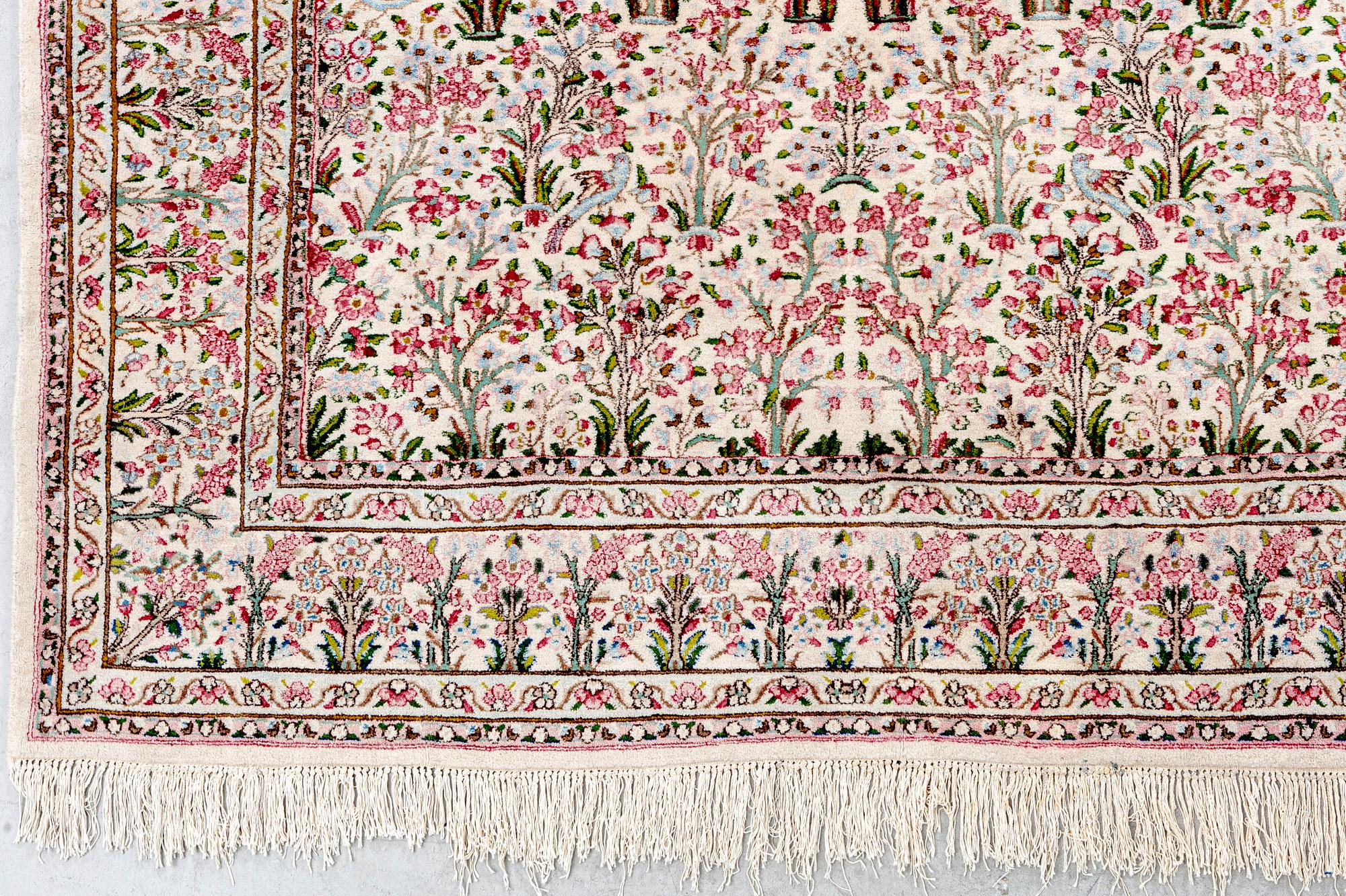 Matta old/semiantik Kirman ca 282x213 cm.