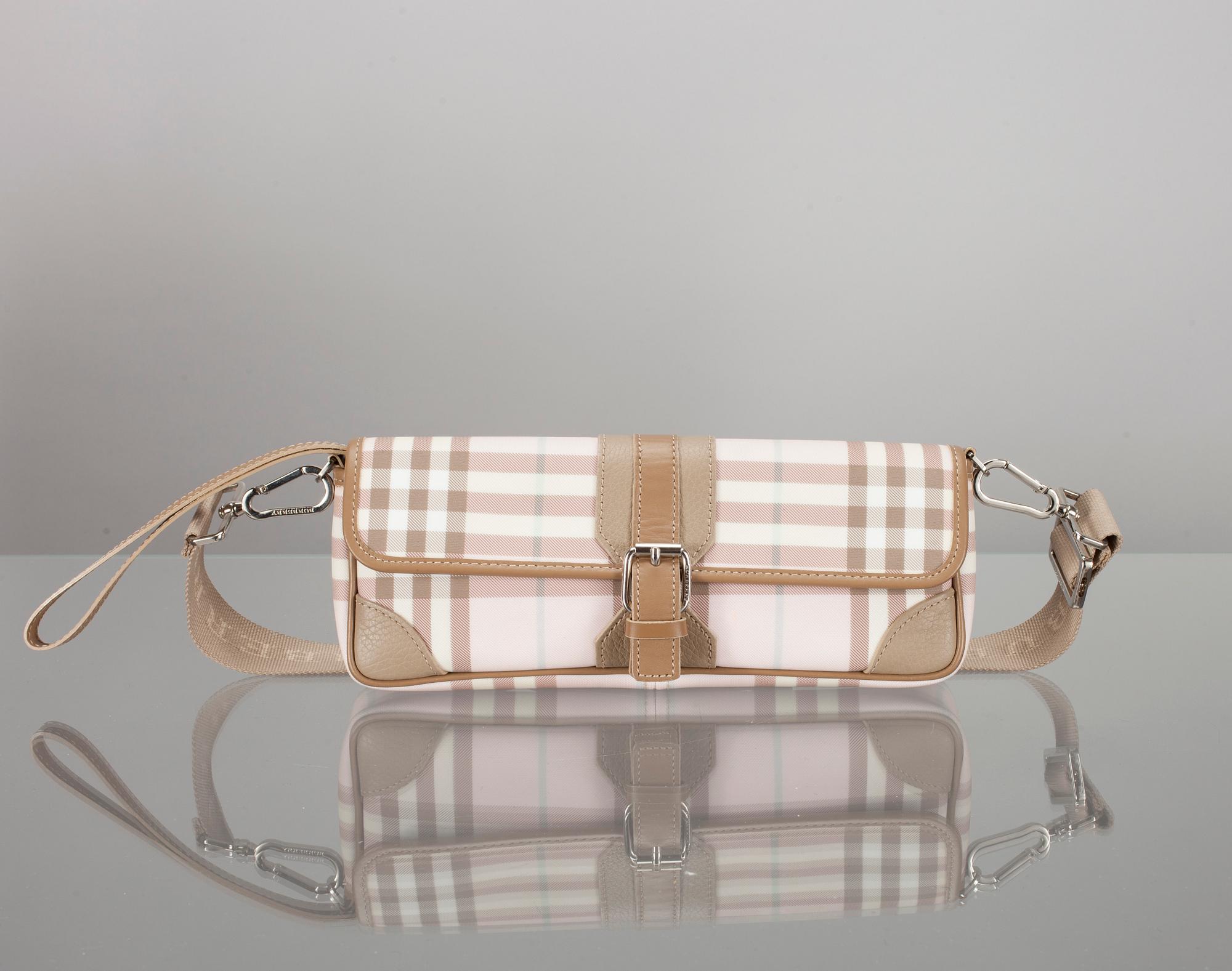VÄSKA, "Convertible Clutch", Burberry.