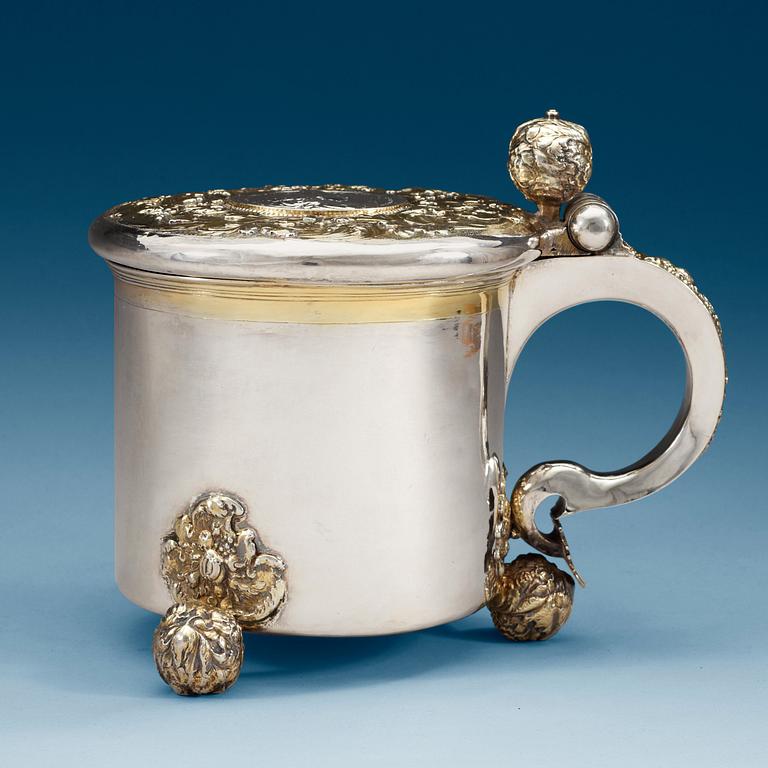 A Swedish parcel-gilt tankard, makers mark of Erik Nordwall, Norrköping (-1699-1723).