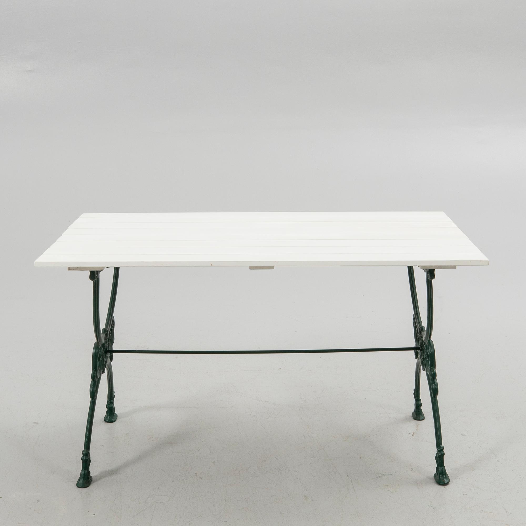 Garden group, 4 pieces, second half of the 20th century.