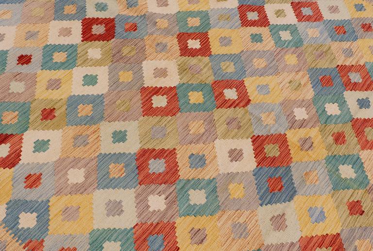 A carpet, kilim, ca 297 x 206 cm.