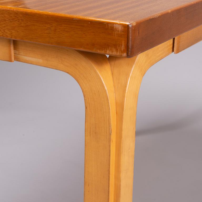 Alvar Aalto, ALVAR AALTO, A mid 20th century 'Y 89'table for Artek. Finland.