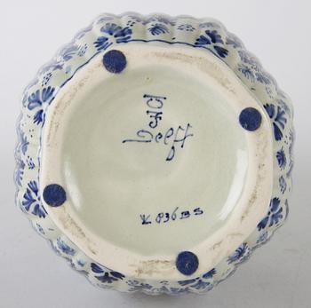 VAS, porslin, Delft, 1900-tal.