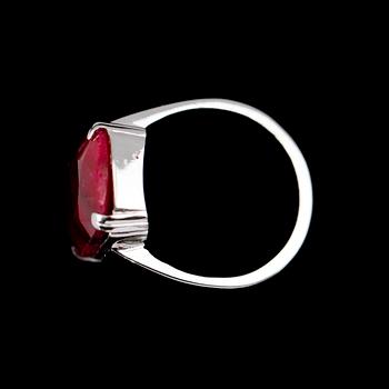 RING, silver, rubin ca 10.0 ct.