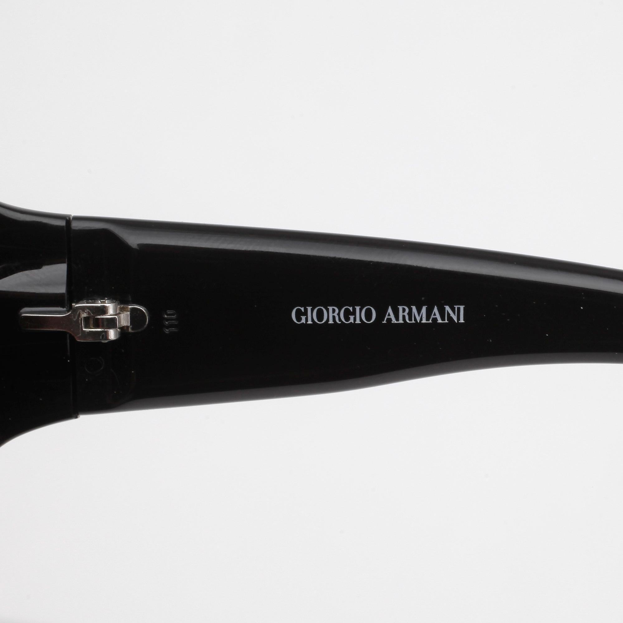 SOLGLASÖGON, Giorgio Armani.