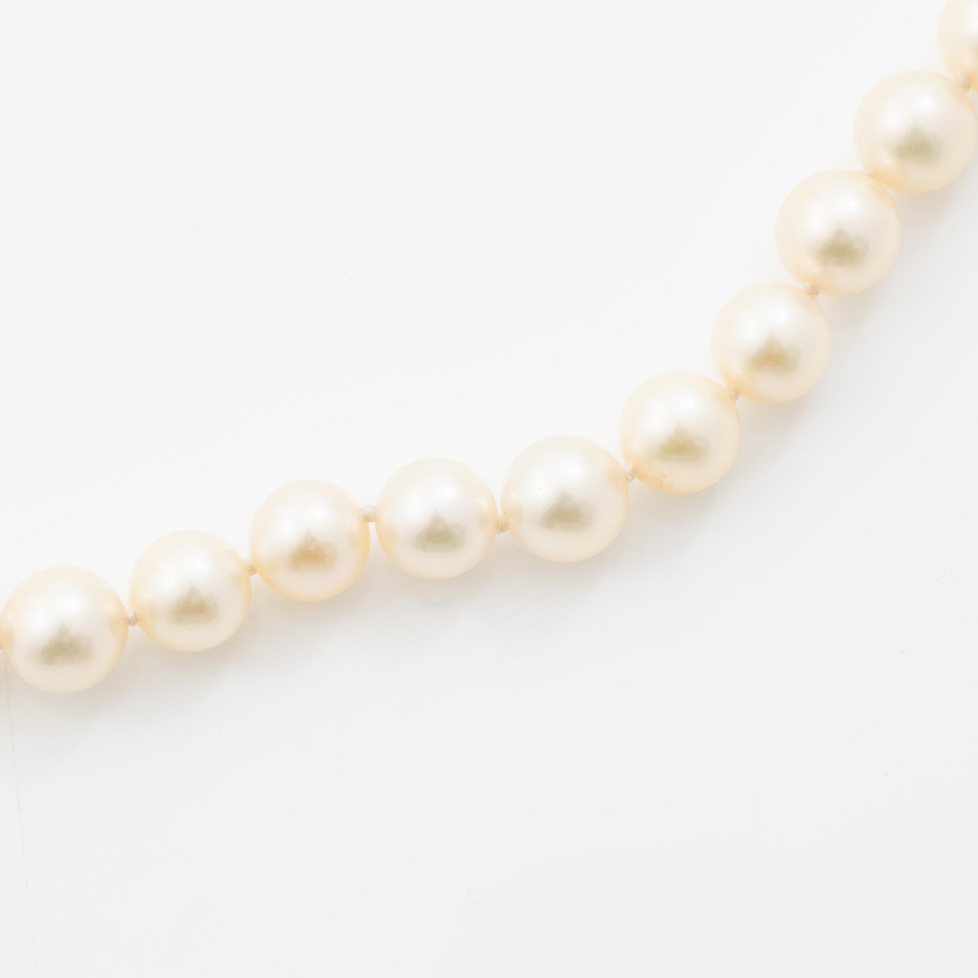 Collier, med odlade pärlor, lås 14K guld.