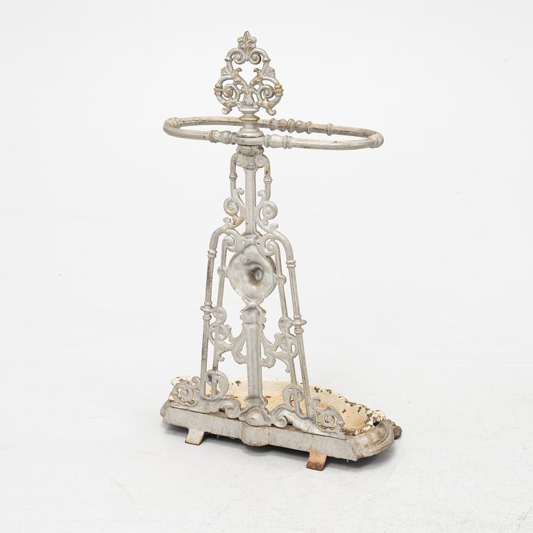 A cast iron umbrella stand, around 1900.