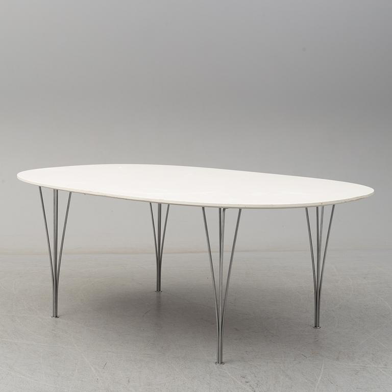 A 'Superellips' table by Bruno Mathsson and Piet Hein, Fritz Hansen, Denmark, 1900-talets andra hälft.