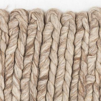 Matta, "Chunky wool sand",  Lotta Agaton Interiors x Layered, ca 350 x 250 cm.