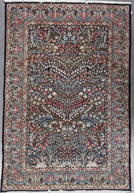 MATTA, sannolikt Kirman, ca 287x195 cm.