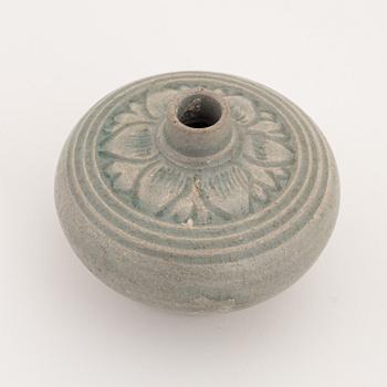 A small celadon Sawankhalok vase, 15th cenury, Royal Nanhai Cargo.