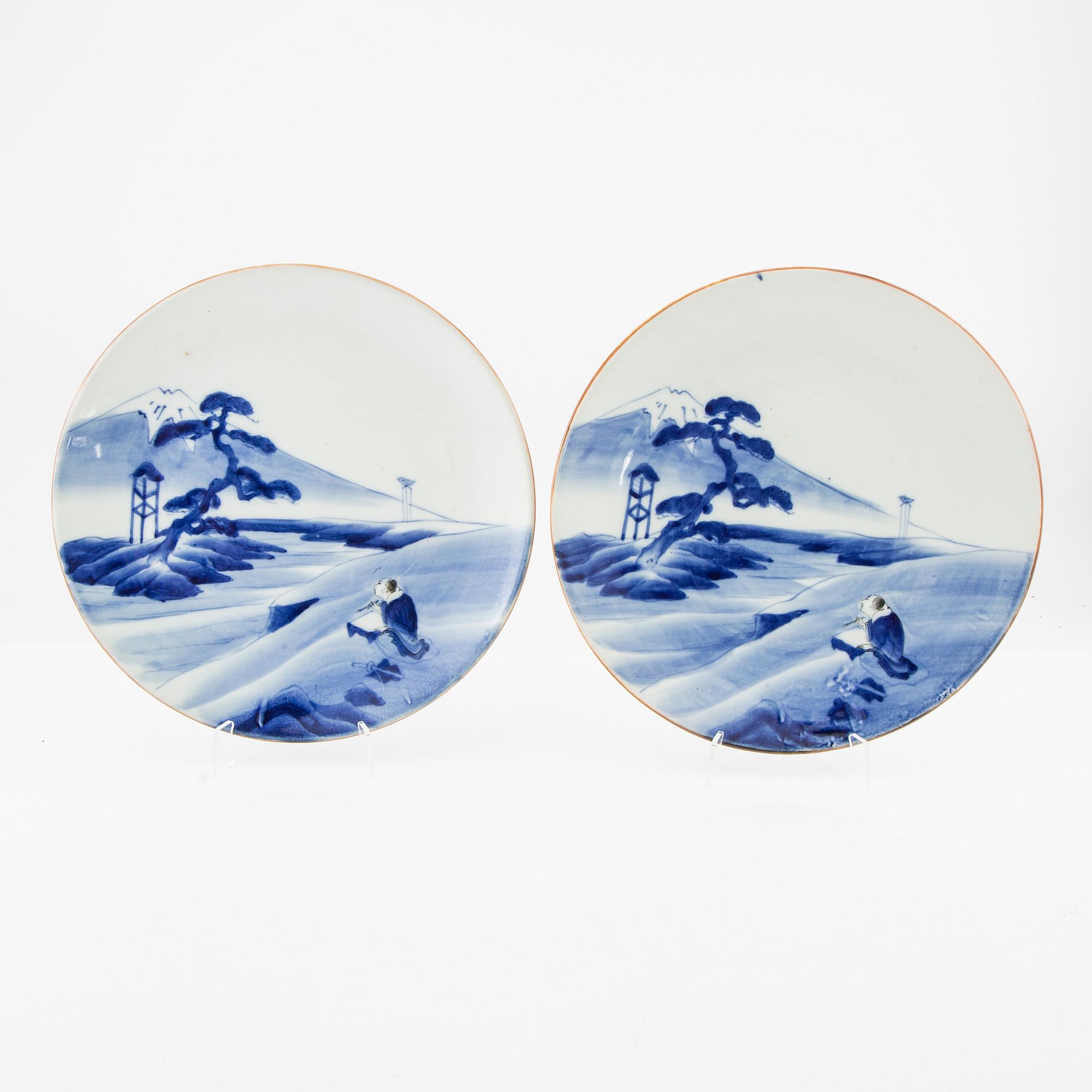 A pair of Japanese porcelain vases, circa 1900.