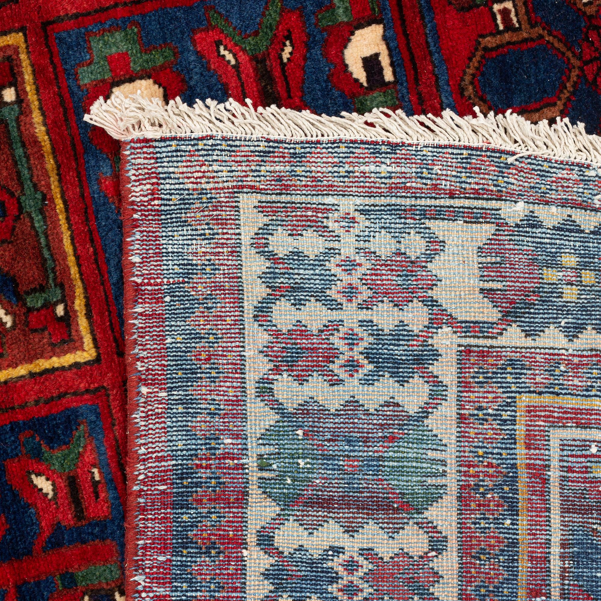 A semi-antique, Chahar Mahal/Bakhtiari carpet, approximately 318 x 205 cm.