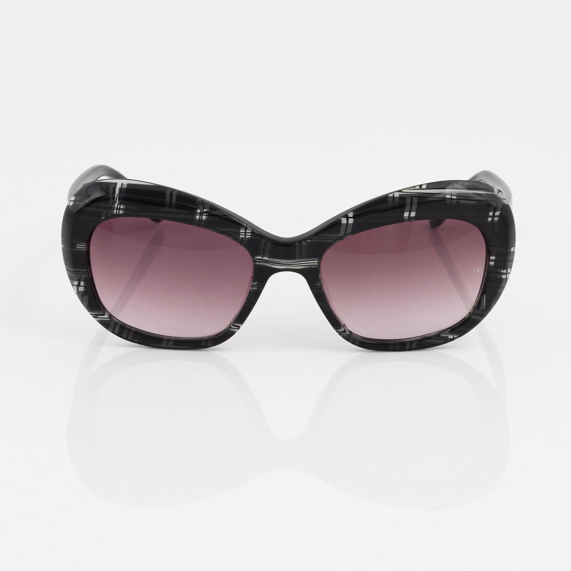 Oliver Goldsmith, solglasögon.