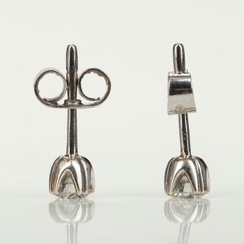 ÖRHÄNGEN, 18K vitguld, briljantslipade diamanter tot. 0,40 ct. Vikt 1,2 g.