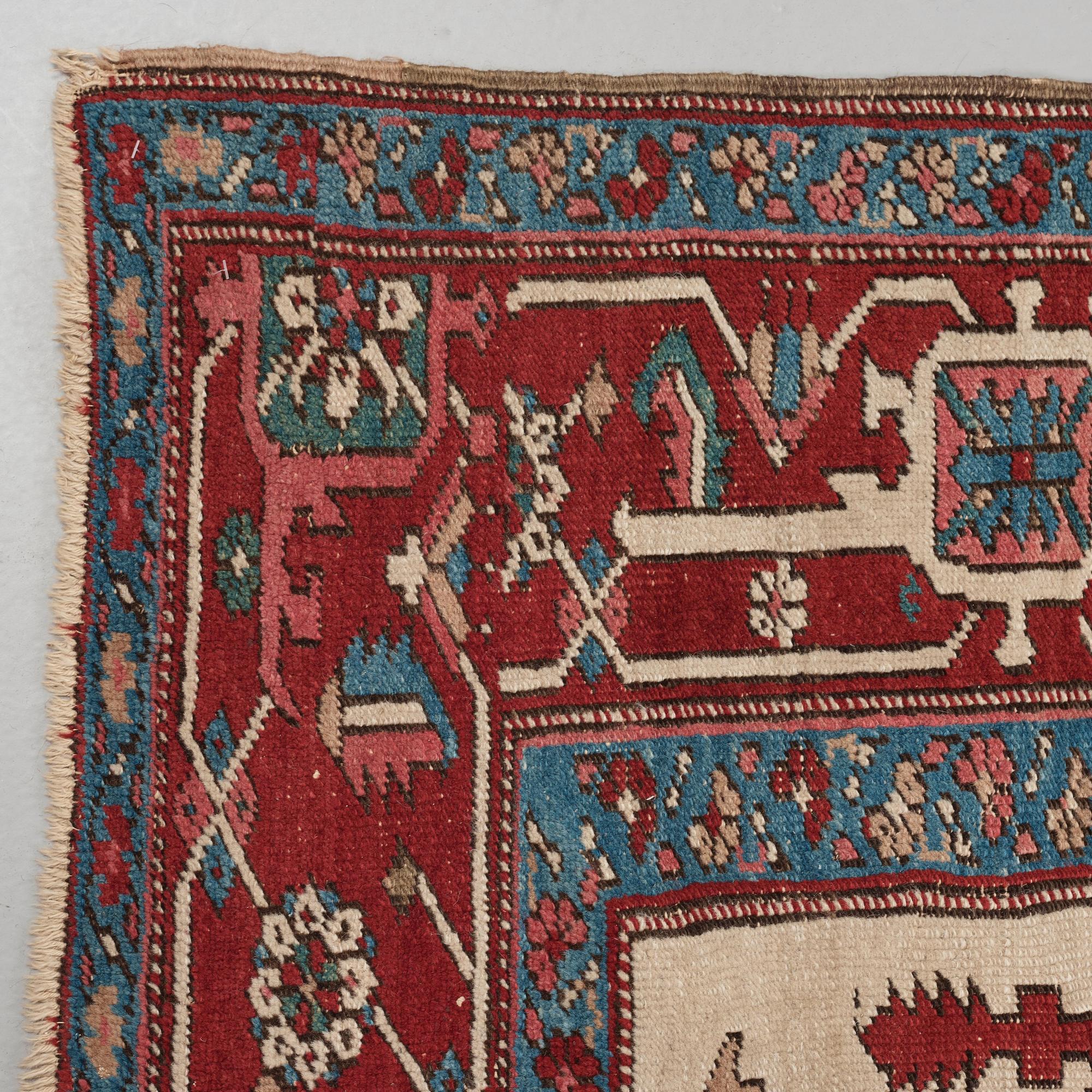 CARPET Antique Heriz. 389,5 x 290 cm.